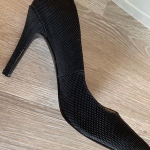 Nine West Seespoto embossed leather heels